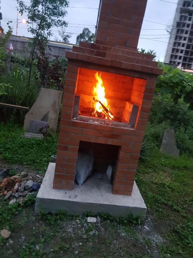 Femily Hotel In Batumi Mareti Str 2 Kültér fotó