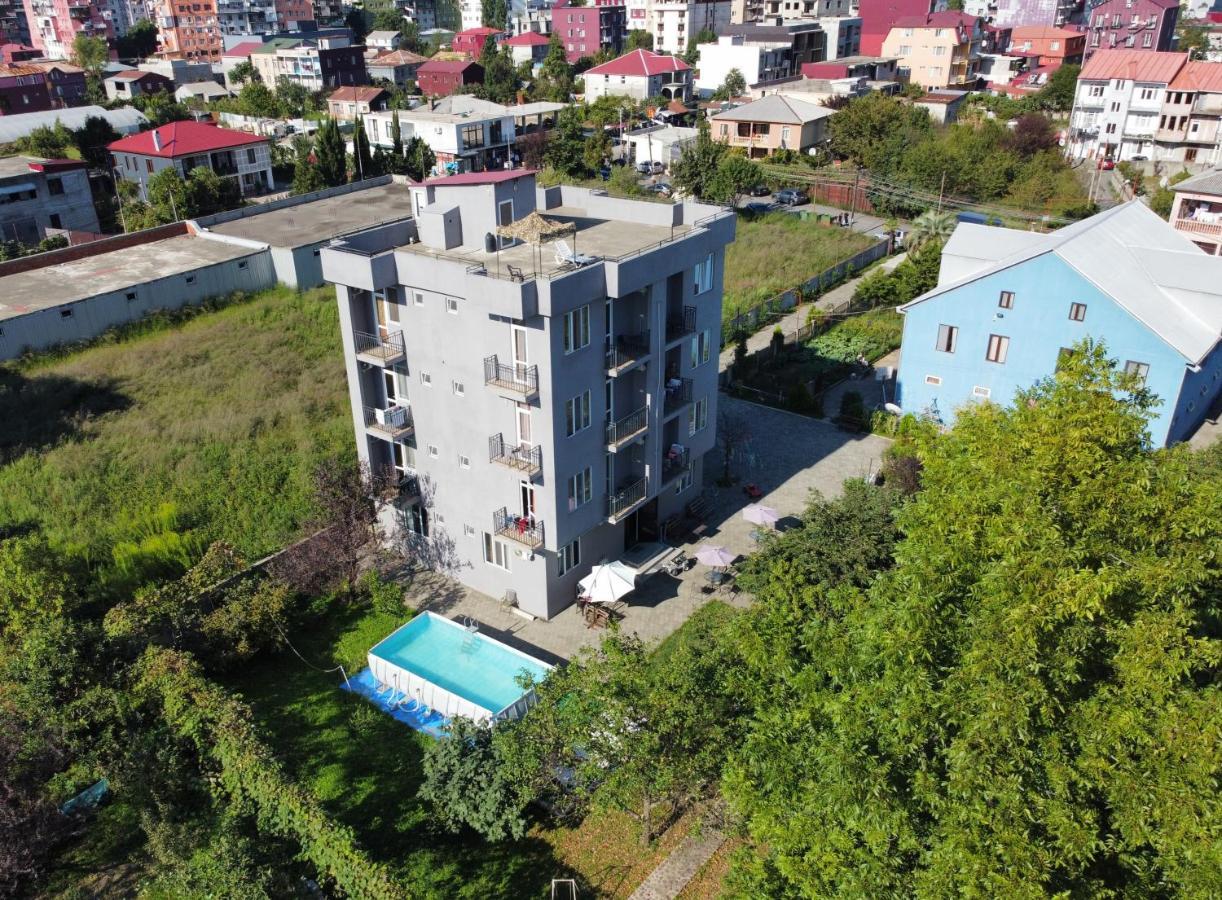 Femily Hotel In Batumi Mareti Str 2 Kültér fotó