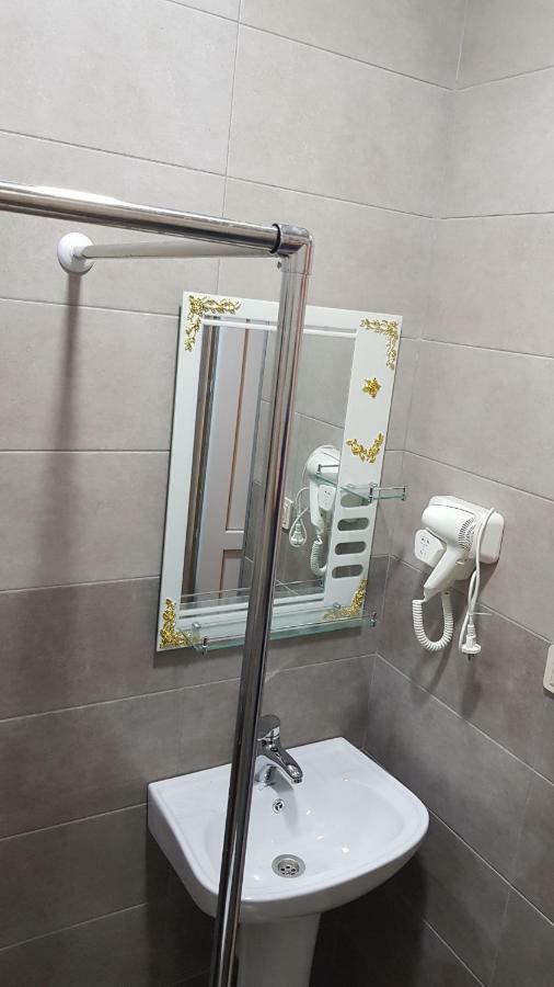 Femily Hotel In Batumi Mareti Str 2 Kültér fotó